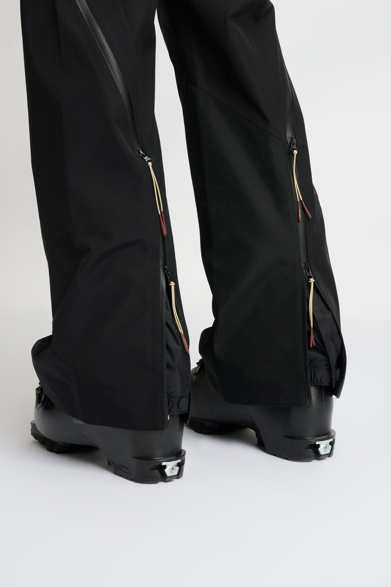 Turf Shell Pants Black